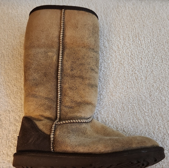 Ugg Tall Boots, Distressed, Tan and Brown, size 8, fold over, roll down - Picture 5 of 7